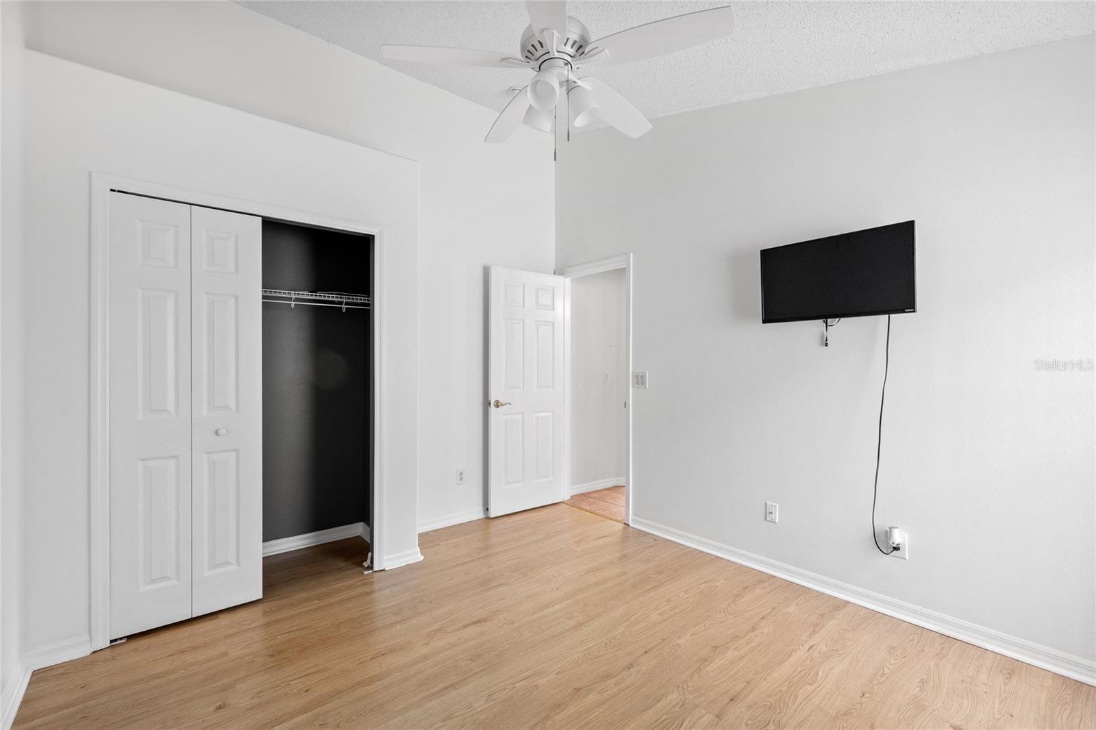 Image 26 of 51 For 165 Seneca Point Trail