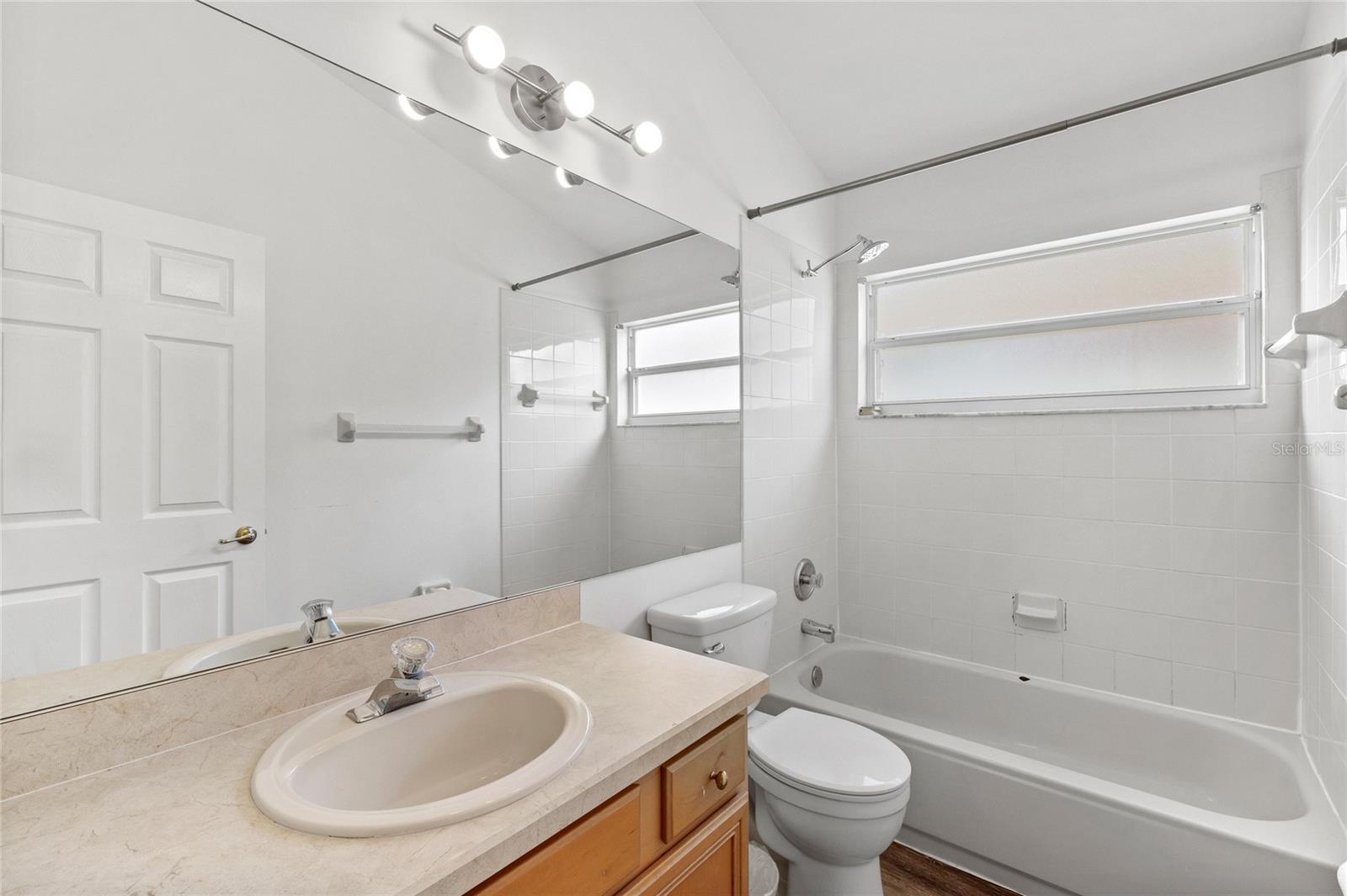 Image 27 of 51 For 165 Seneca Point Trail