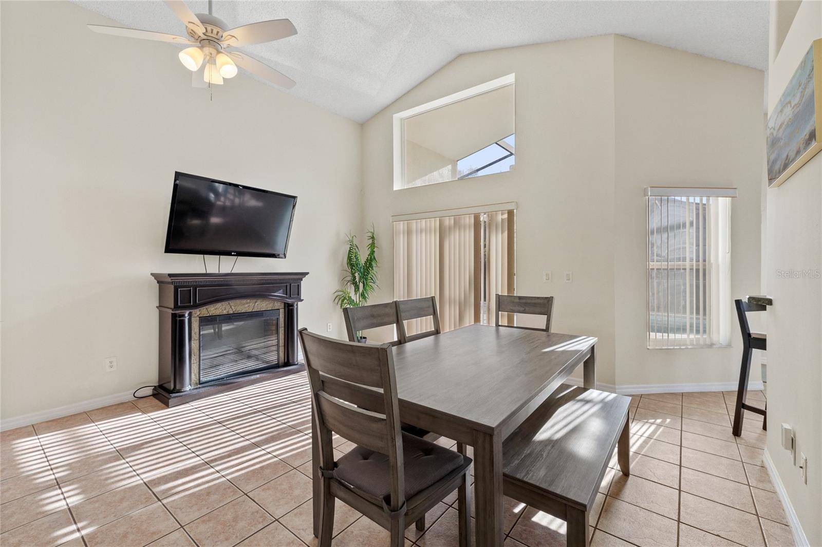 Image 5 of 51 For 165 Seneca Point Trail