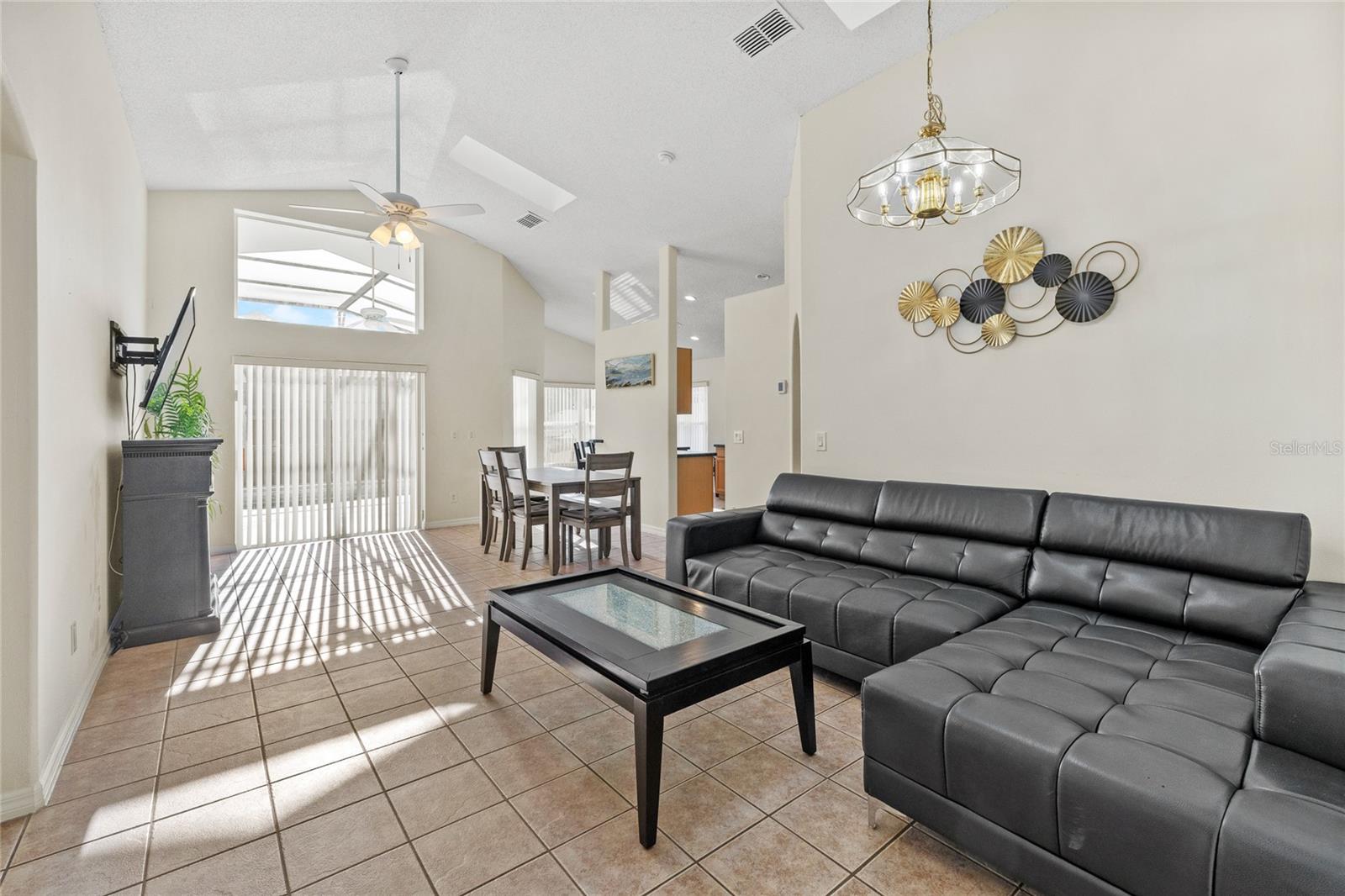 Image 9 of 51 For 165 Seneca Point Trail