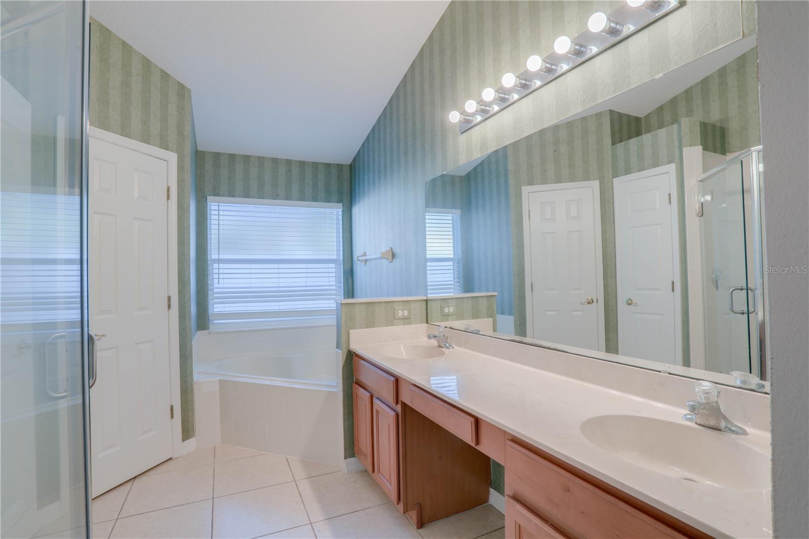 Image 29 of 48 For 9983 Brodbeck Boulevard