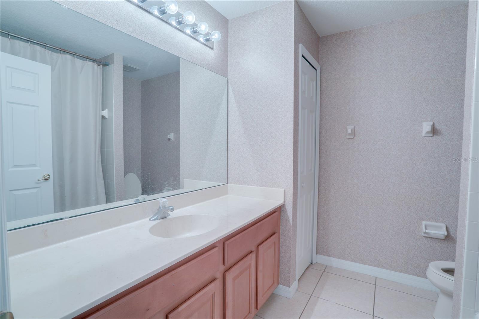 Image 33 of 48 For 9983 Brodbeck Boulevard