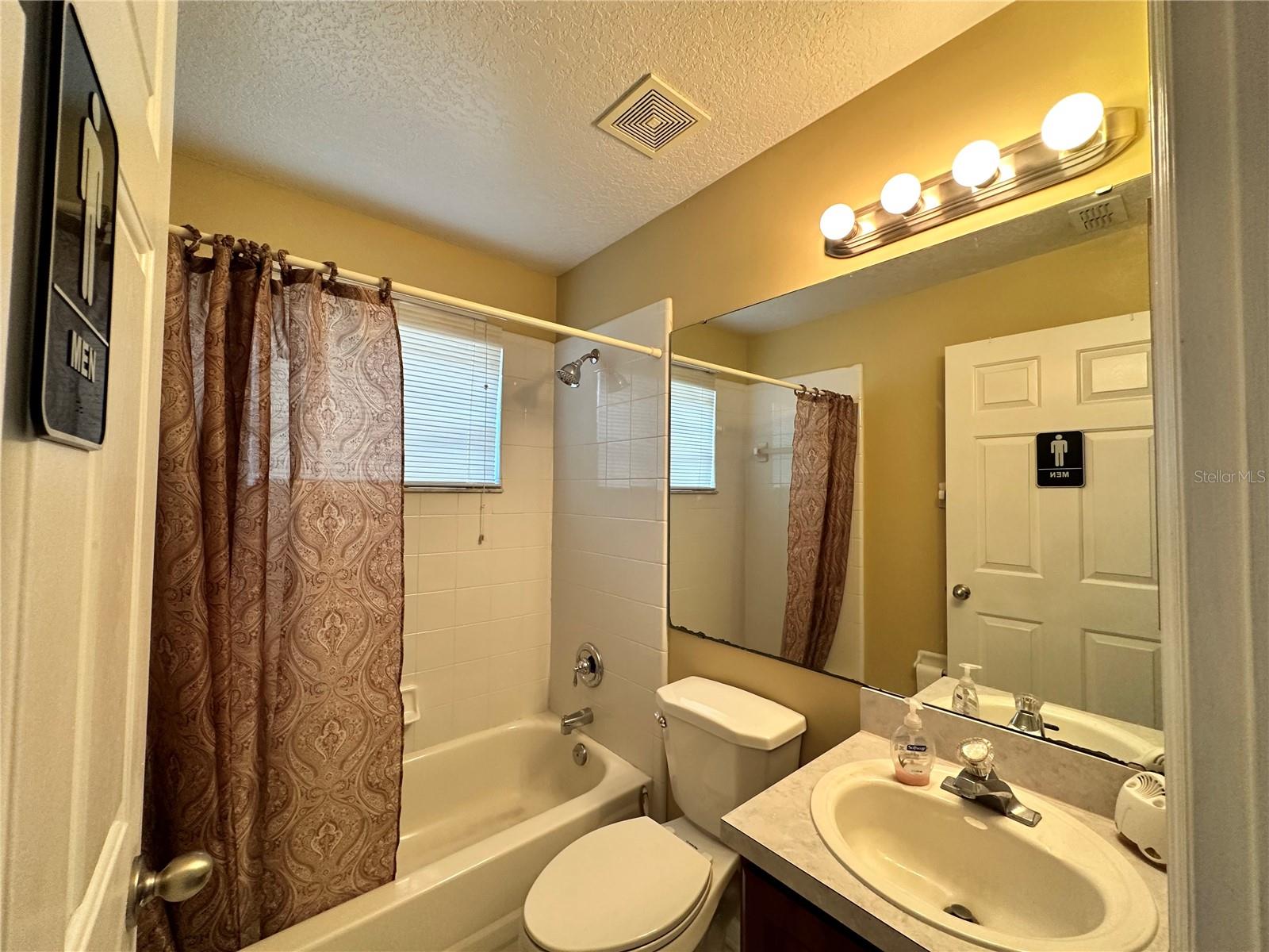 Image 21 of 32 For 10903 Rushwood Way