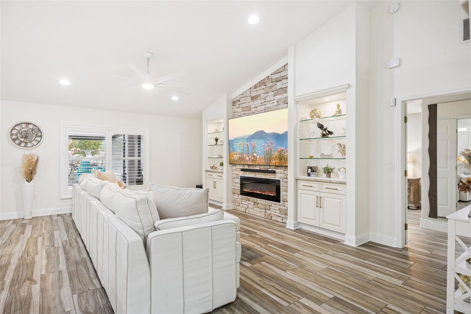 Image 6 of 55 For 18843 Sabal Street