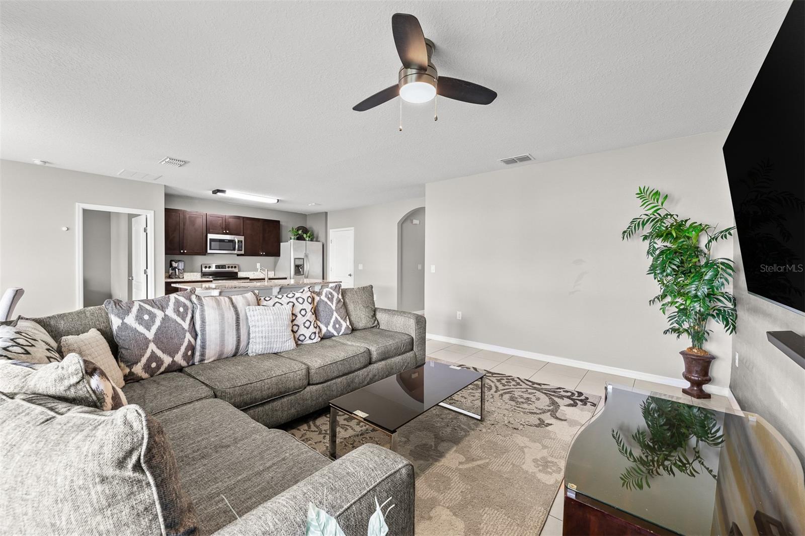 Image 11 of 37 For 412 Aberdeen Dr Drive