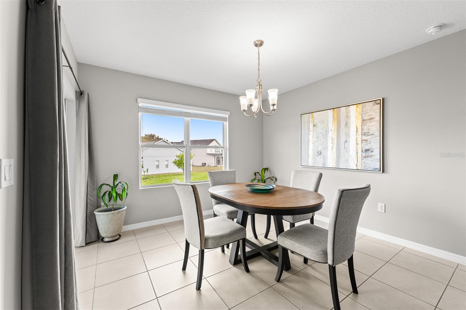 Image 14 of 37 For 412 Aberdeen Dr Drive