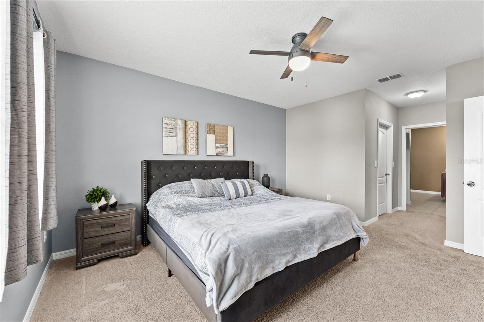 Image 17 of 37 For 412 Aberdeen Dr Drive