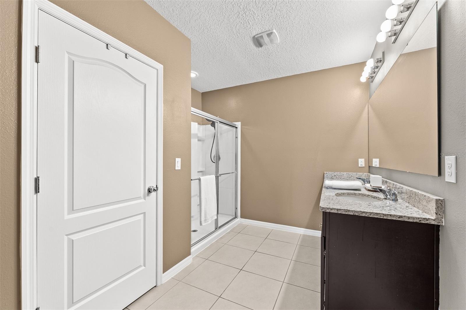 Image 20 of 37 For 412 Aberdeen Dr Drive