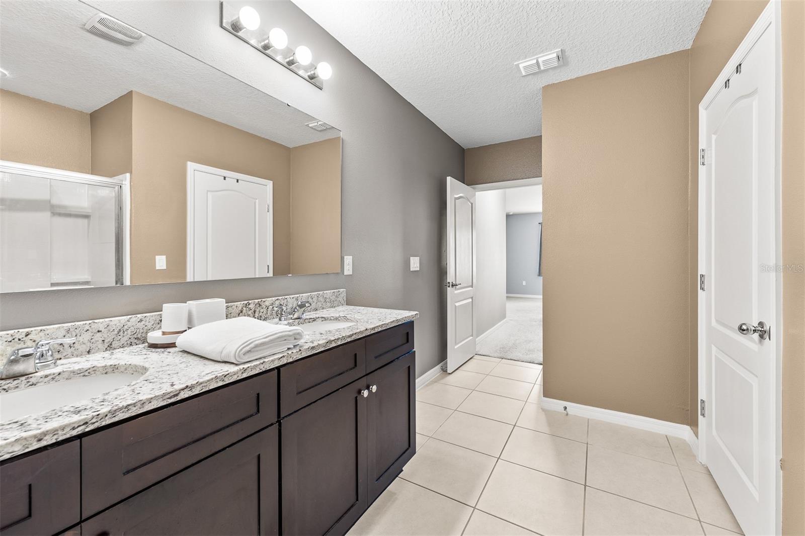 Image 22 of 37 For 412 Aberdeen Dr Drive