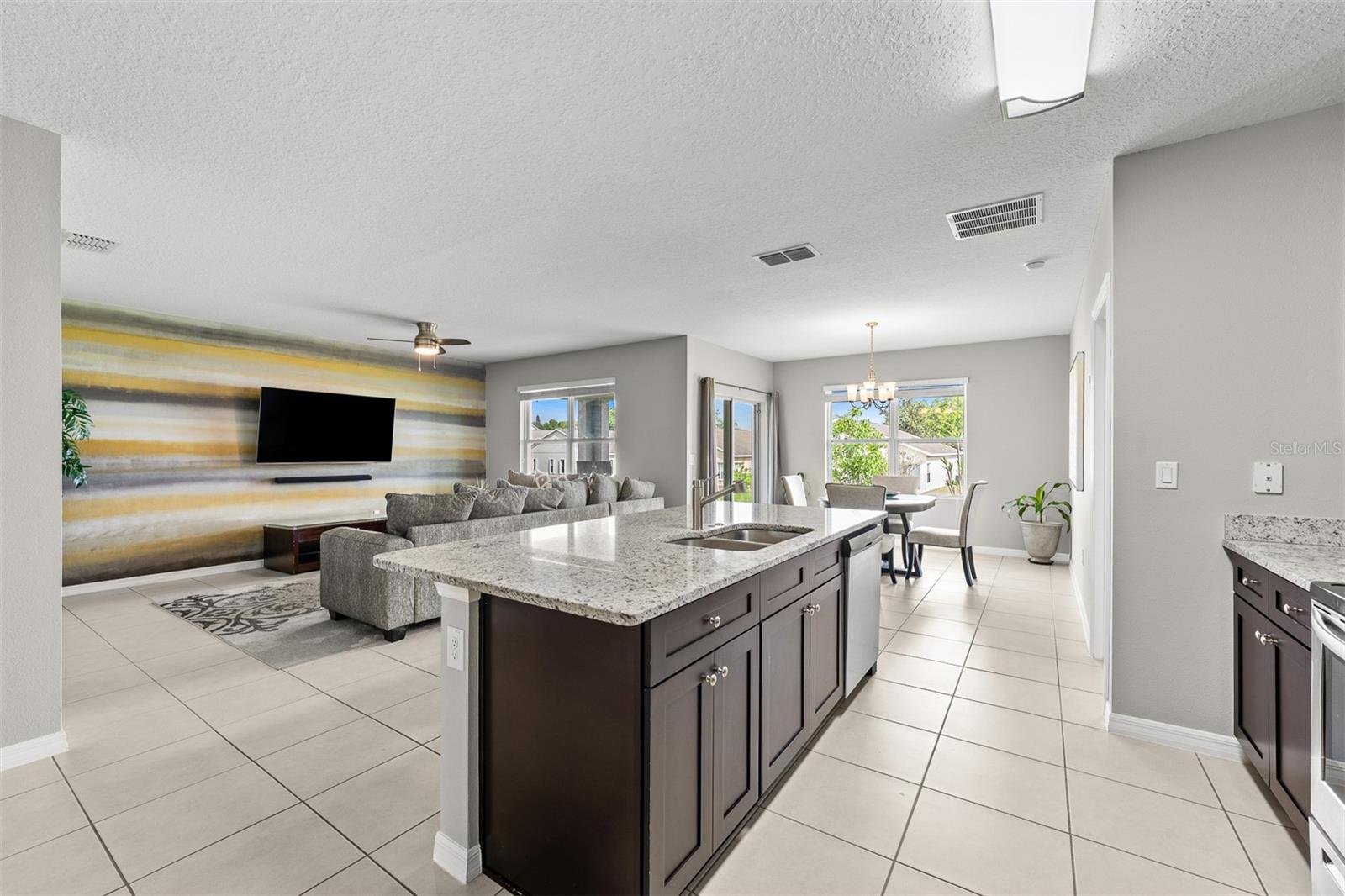 Image 5 of 37 For 412 Aberdeen Dr Drive