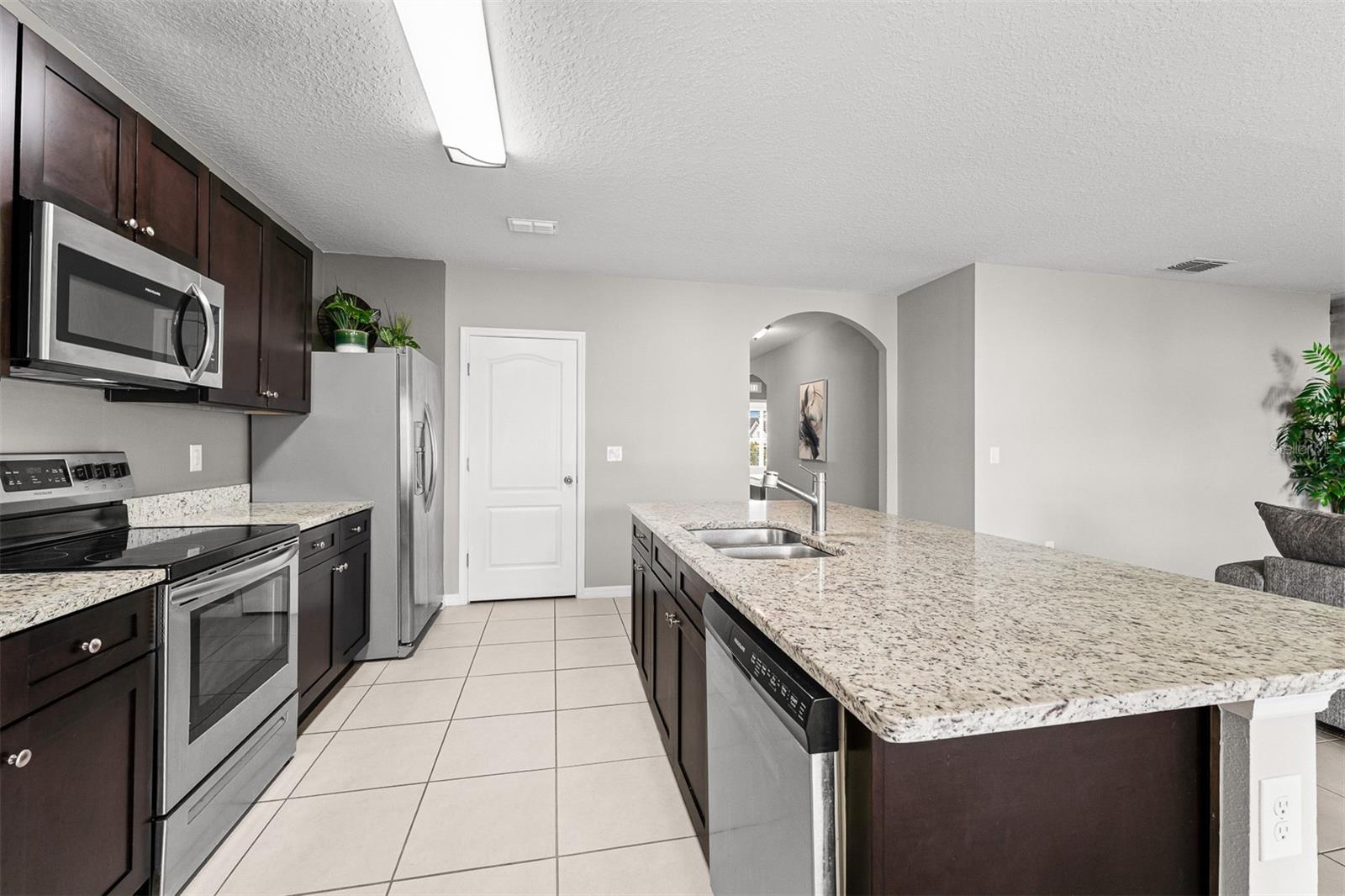 Image 6 of 37 For 412 Aberdeen Dr Drive