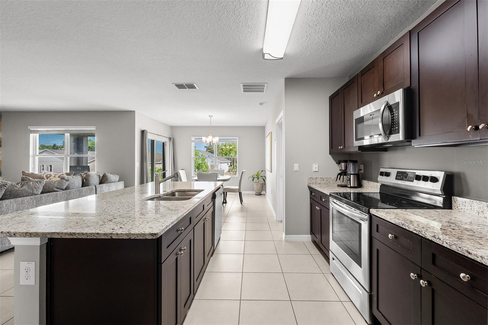 Image 8 of 37 For 412 Aberdeen Dr Drive