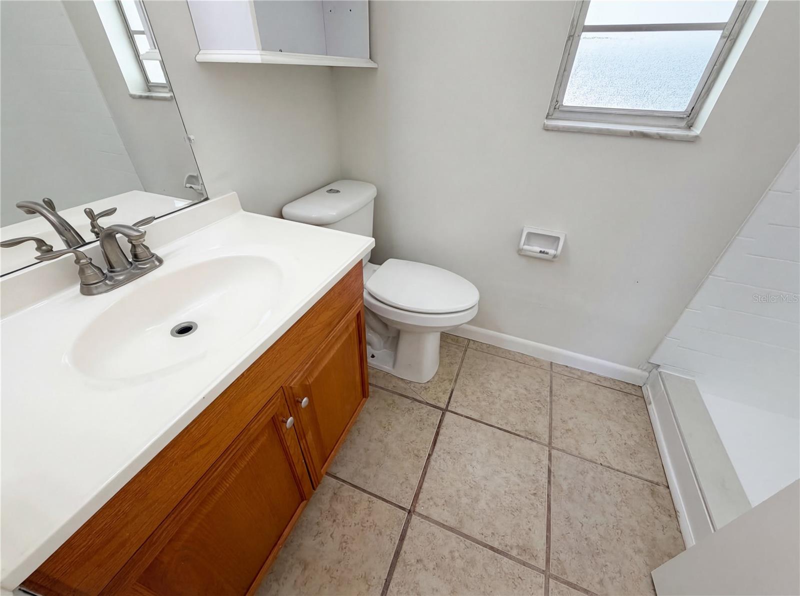 Image 11 of 22 For 909 Winchester Court