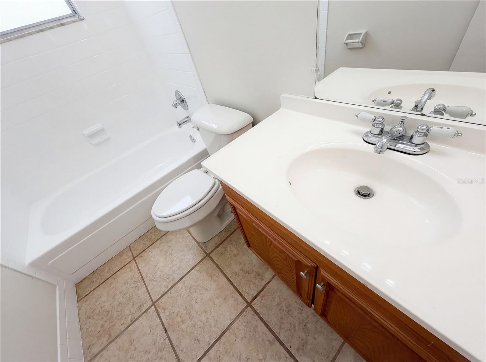 Image 16 of 22 For 909 Winchester Court