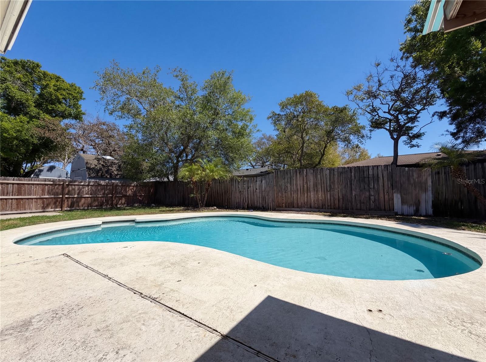 Image 21 of 22 For 909 Winchester Court