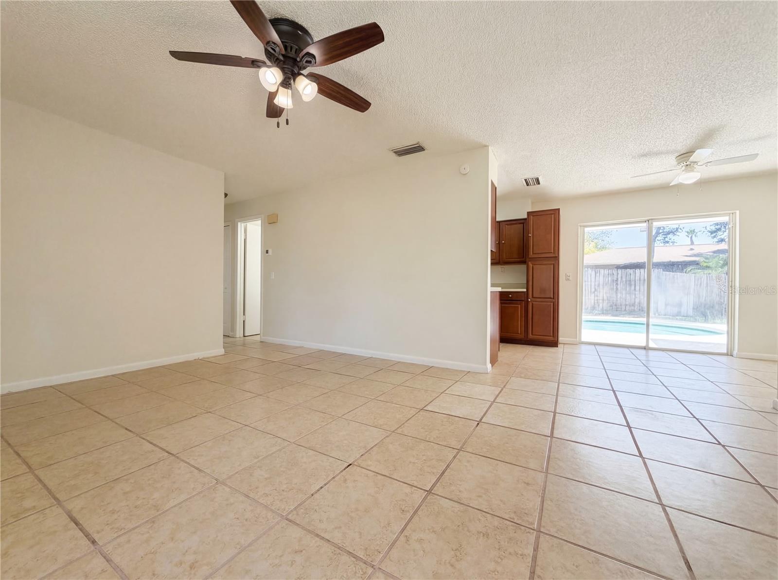 Image 7 of 22 For 909 Winchester Court