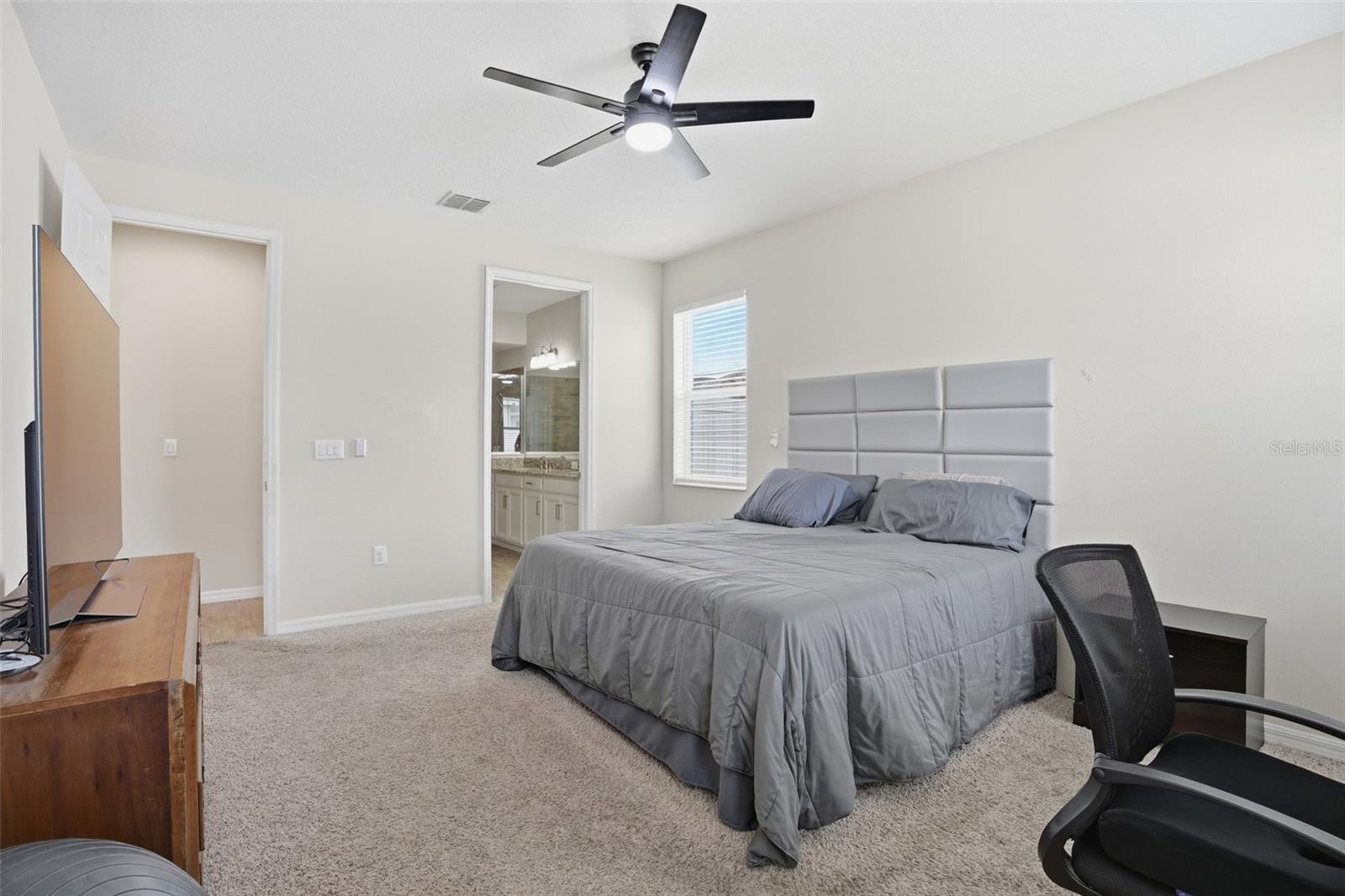 Image 27 of 48 For 2410 Waxwing Way