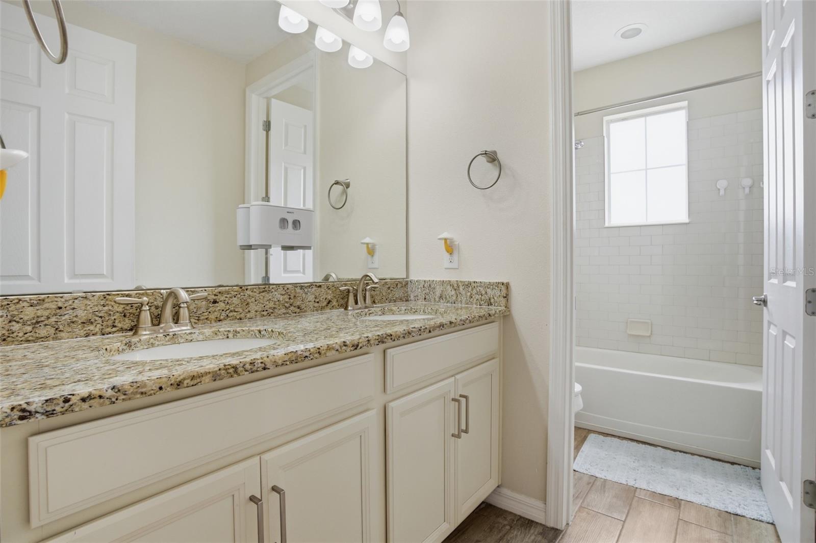 Image 38 of 48 For 2410 Waxwing Way