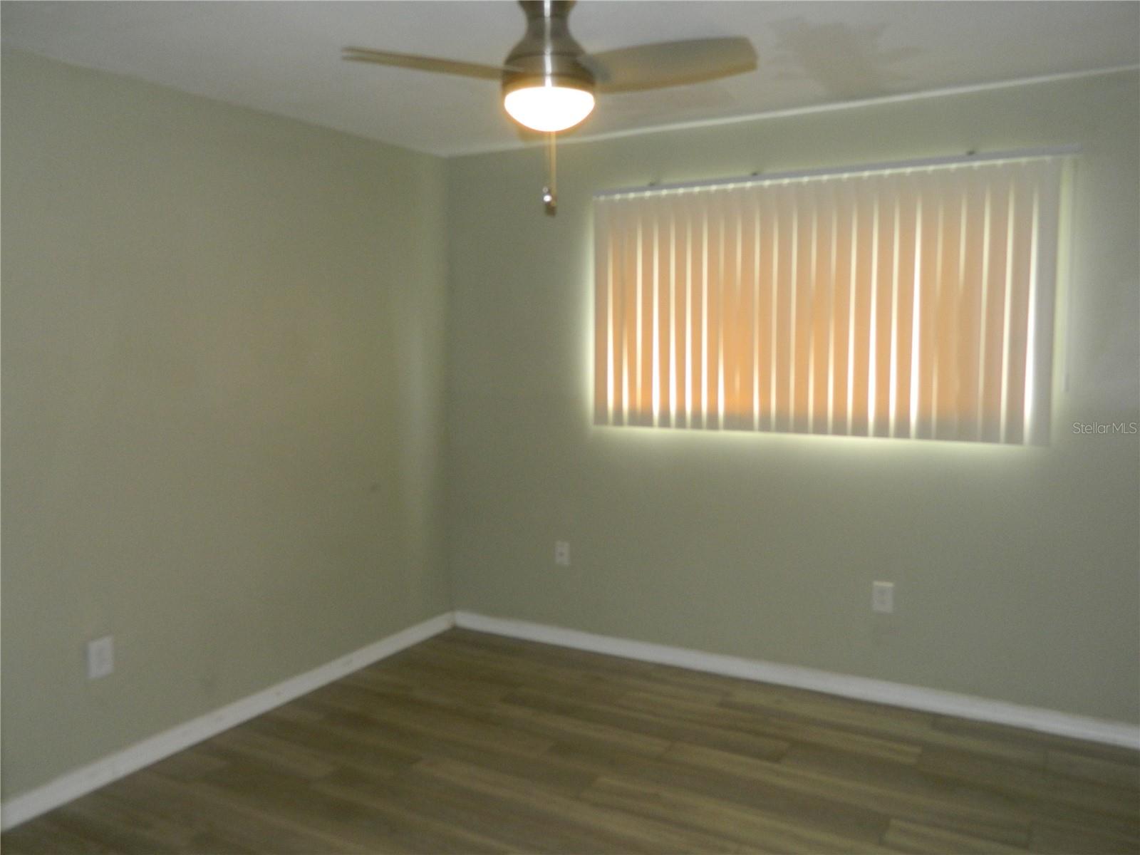 Image 10 of 21 For 924 Lake Destiny Road A