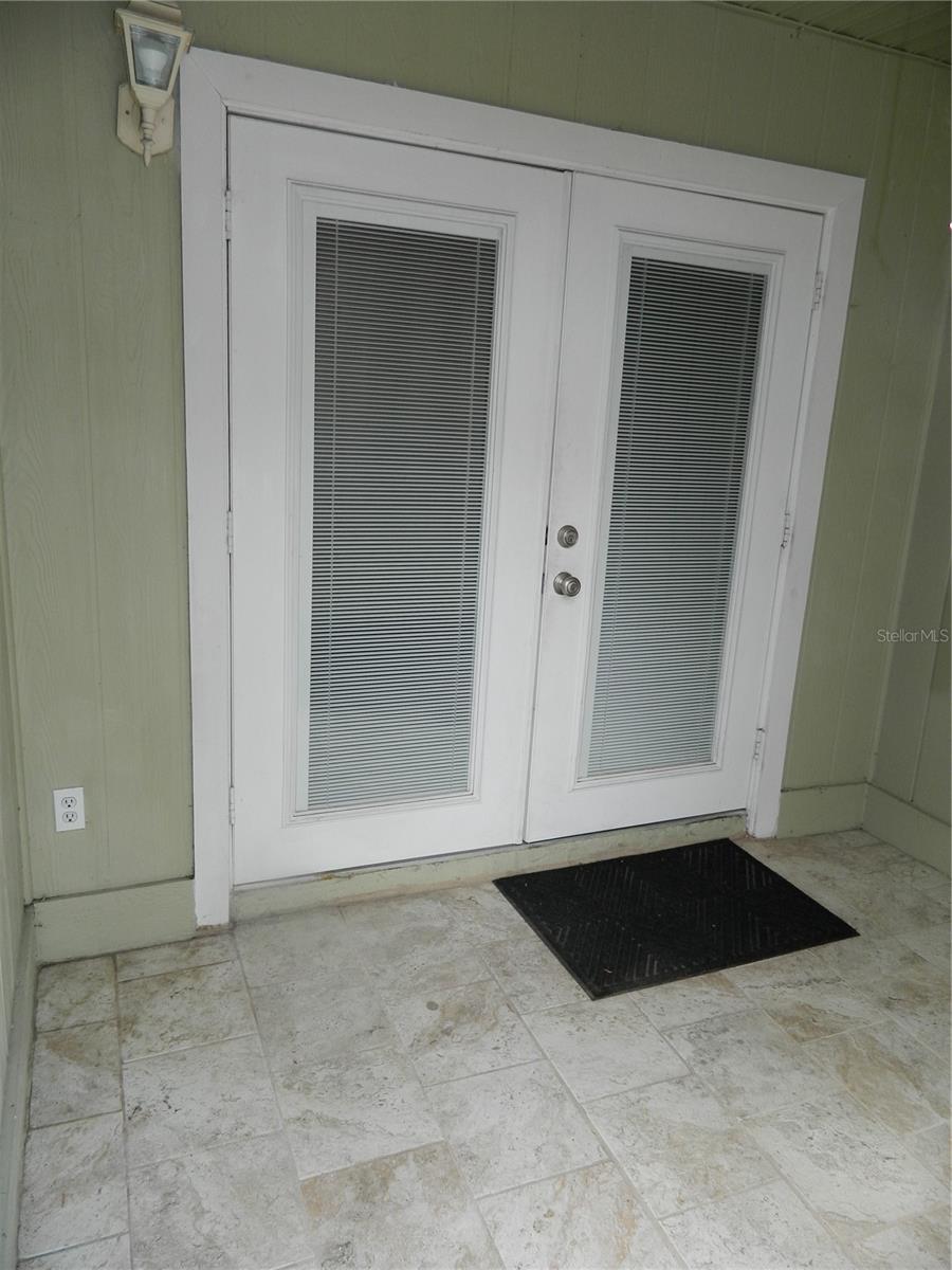 Image 3 of 21 For 924 Lake Destiny Road A