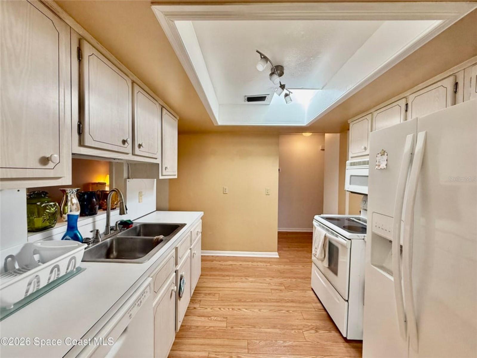 Image 16 of 39 For 121 Maplewood Drive