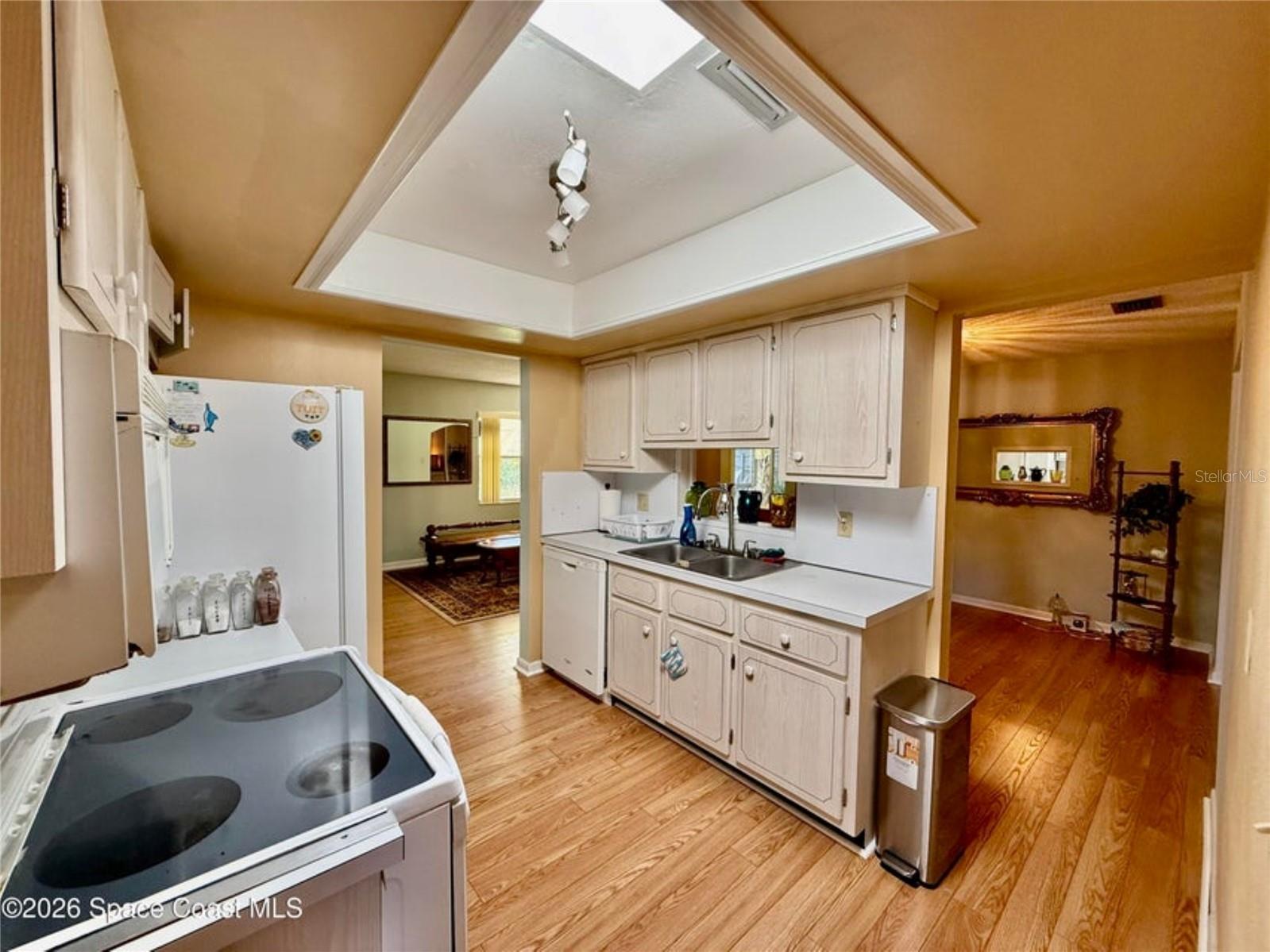 Image 17 of 39 For 121 Maplewood Drive