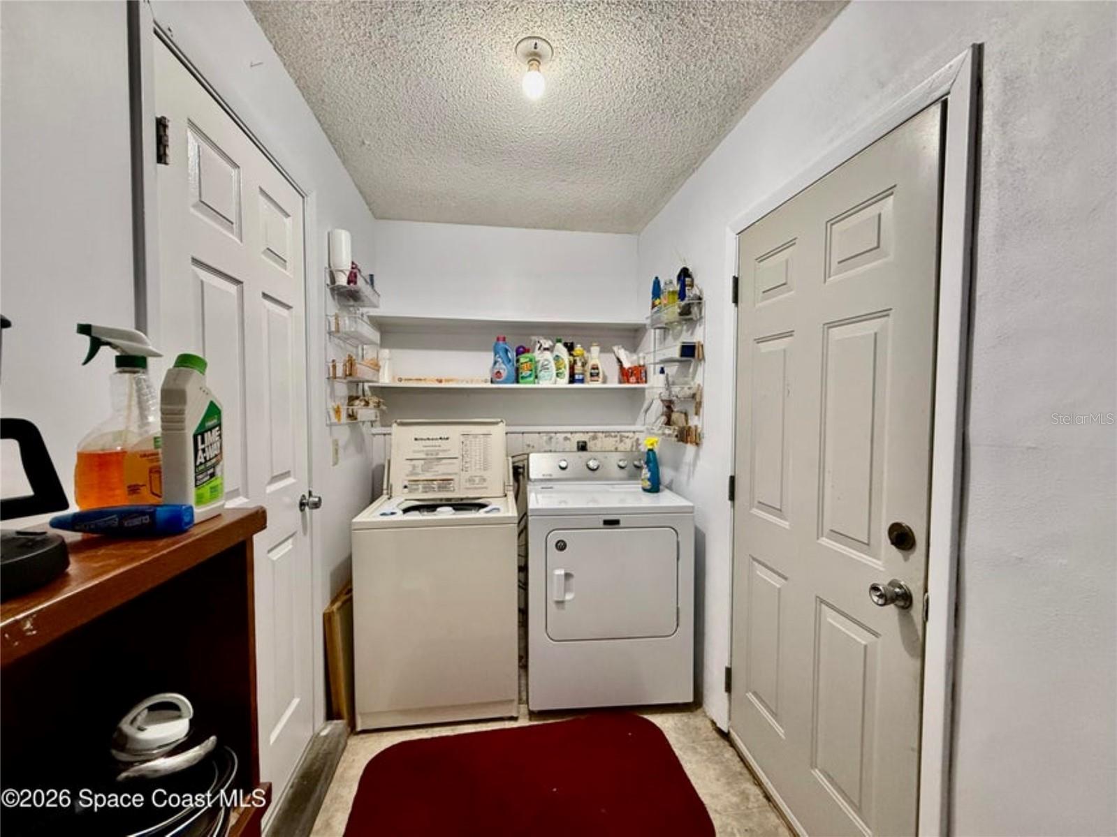 Image 27 of 39 For 121 Maplewood Drive