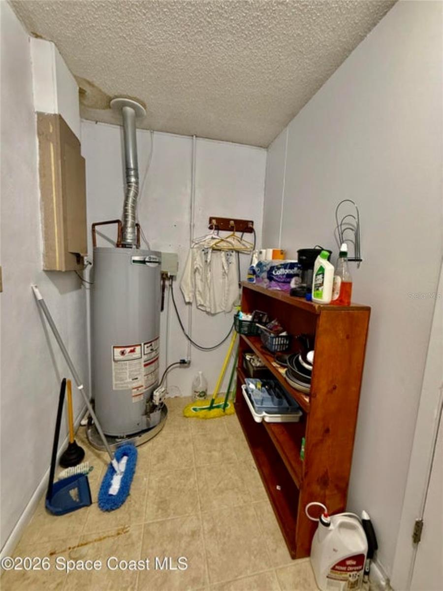 Image 28 of 39 For 121 Maplewood Drive