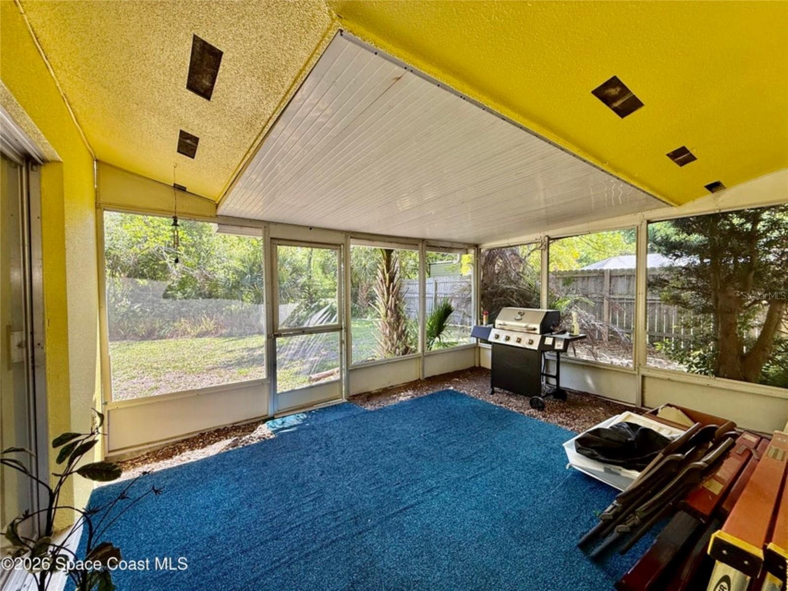 Image 29 of 39 For 121 Maplewood Drive