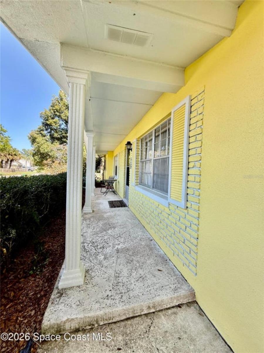 Image 4 of 39 For 121 Maplewood Drive