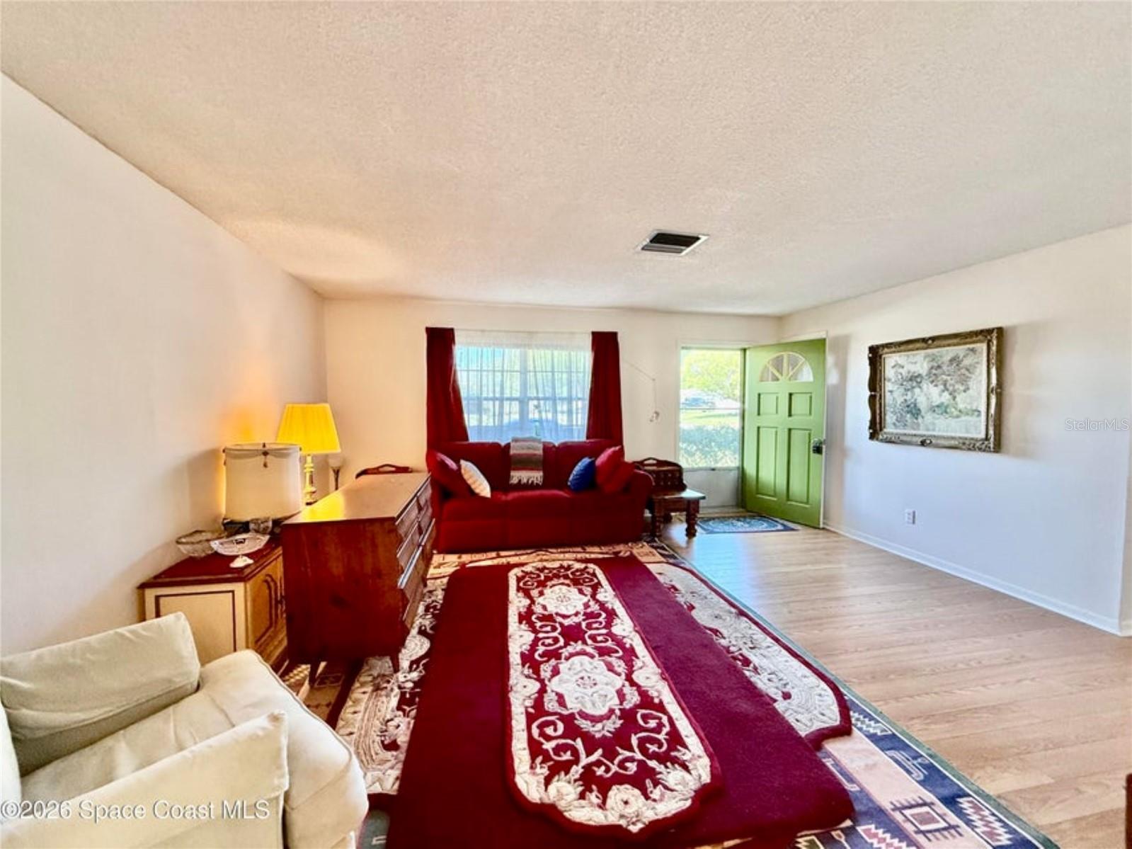 Image 6 of 39 For 121 Maplewood Drive