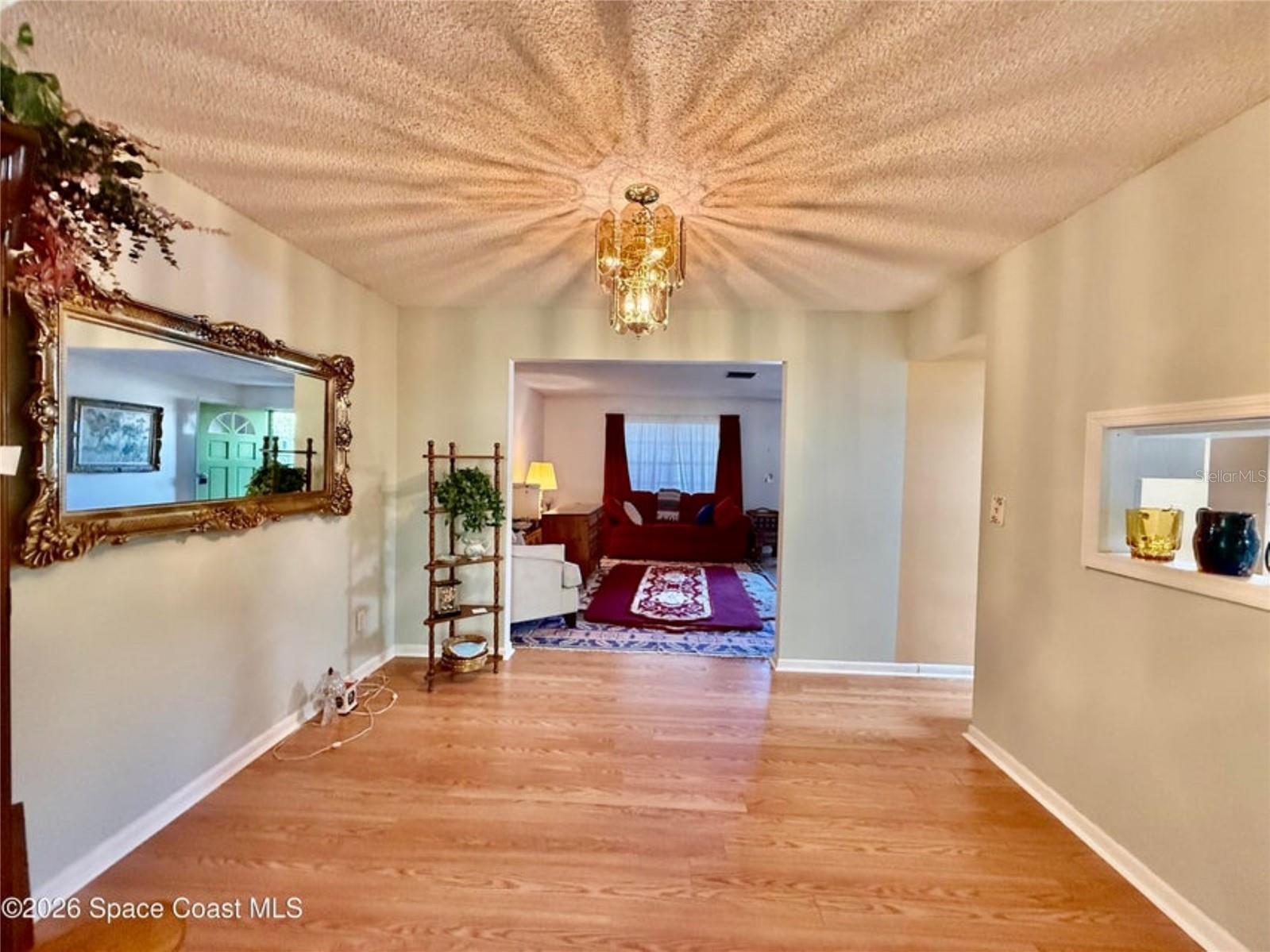 Image 8 of 39 For 121 Maplewood Drive