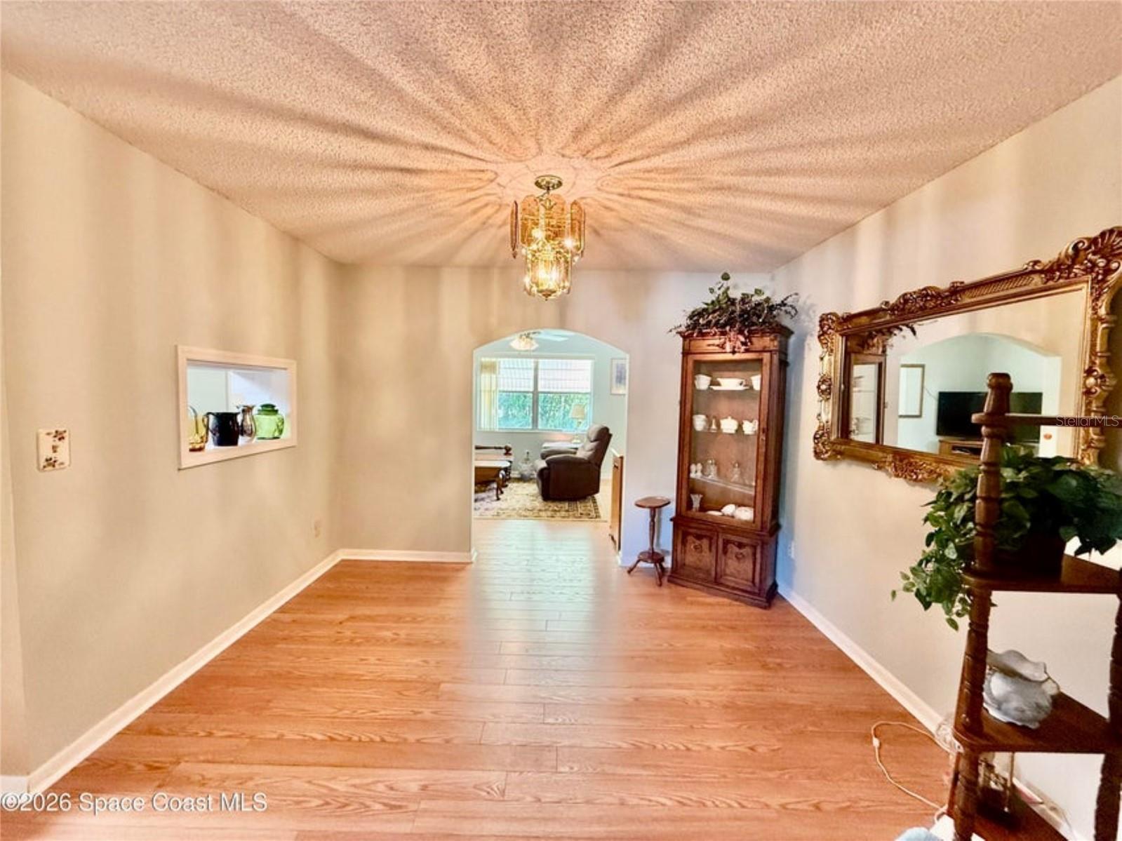 Image 9 of 39 For 121 Maplewood Drive