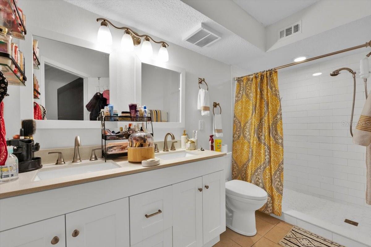 Image 16 of 24 For 12017 Villanova Drive 102