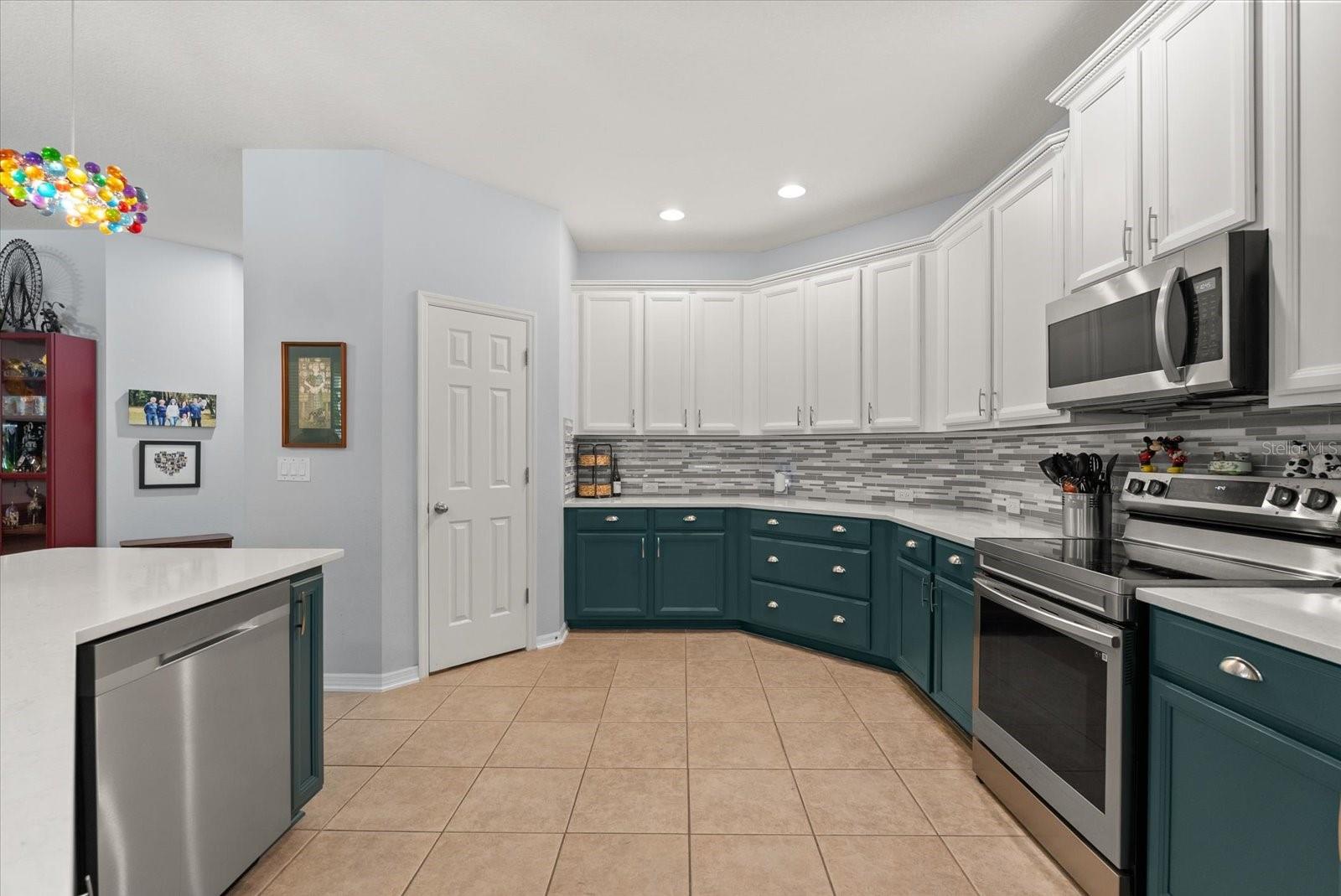 Image 14 of 56 For 2445 Pickford Circle