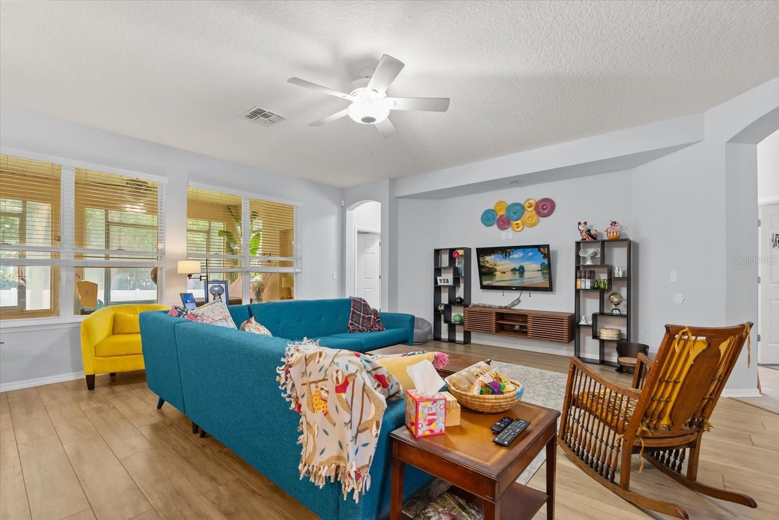 Image 19 of 56 For 2445 Pickford Circle