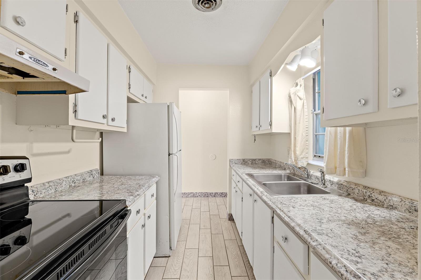Image 3 of 28 For 311 Taylor Avenue G20