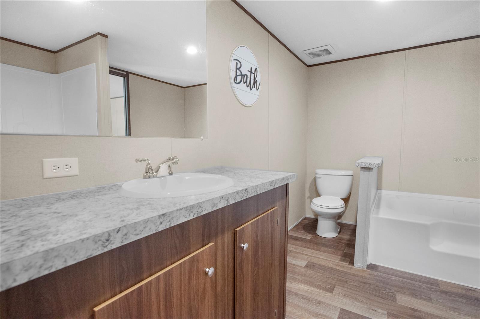 Image 18 of 26 For 16770 60th Place