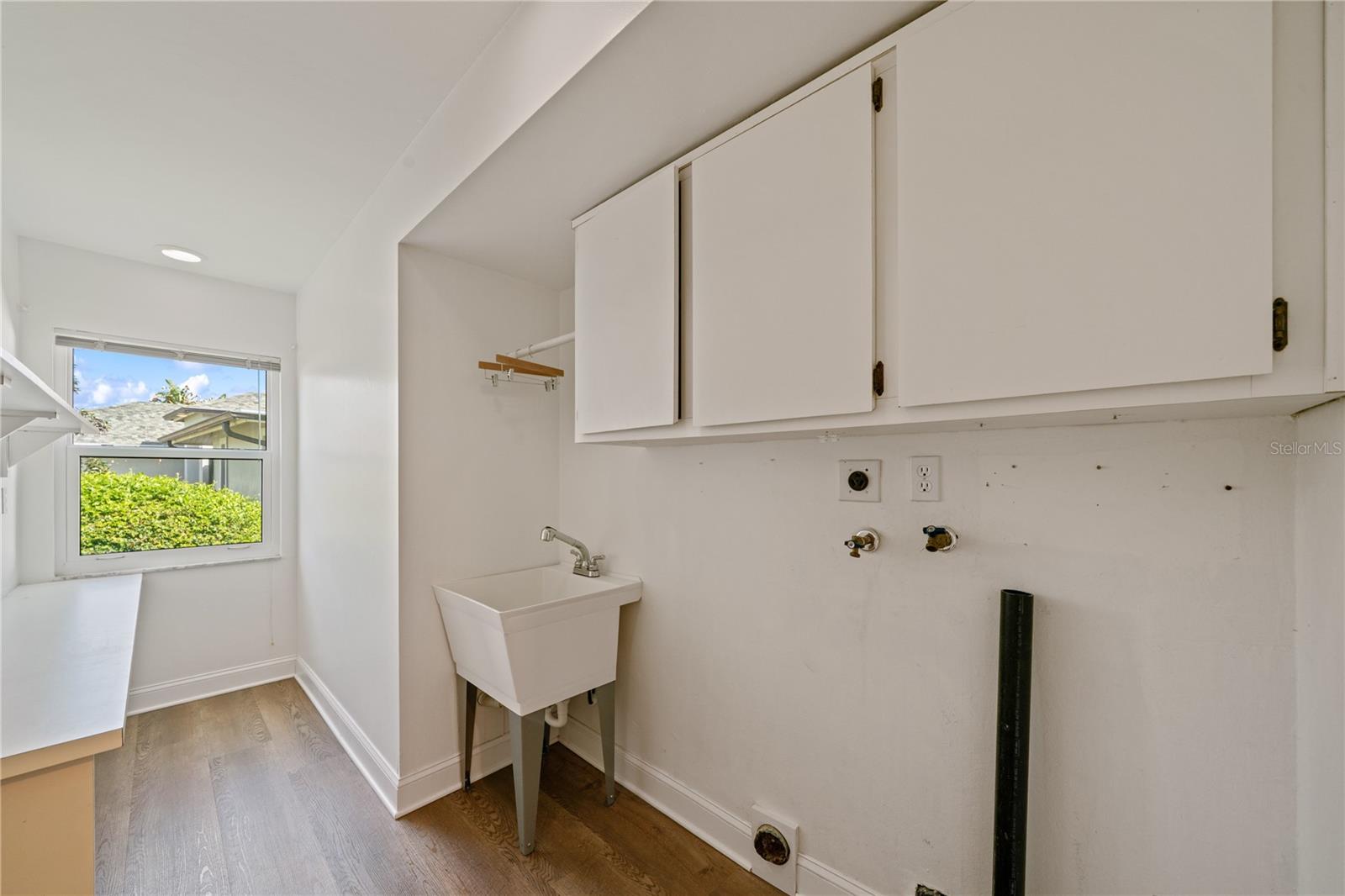 Image 10 of 55 For 2869 Weathersfield Court