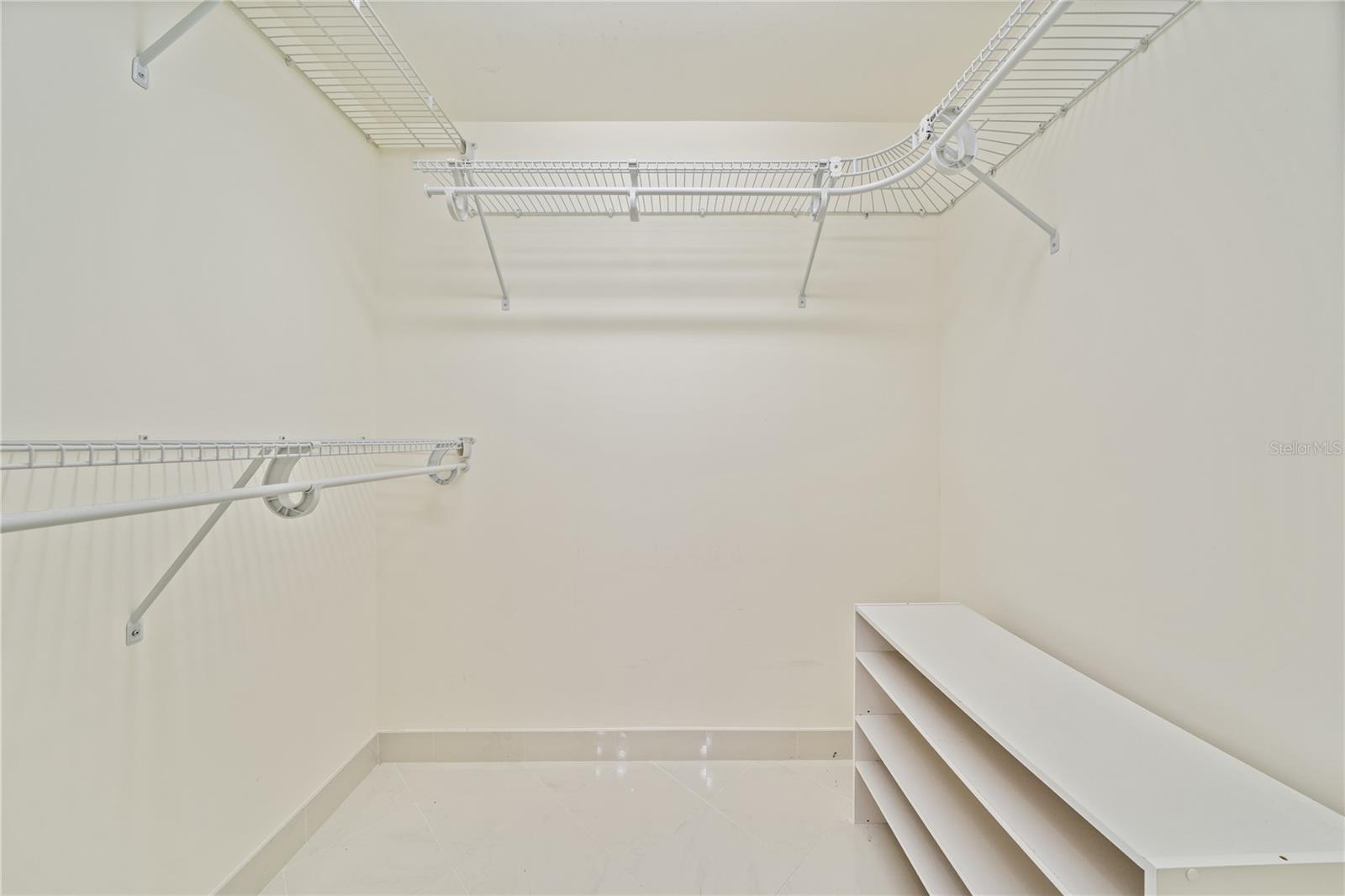 Image 21 of 55 For 2869 Weathersfield Court