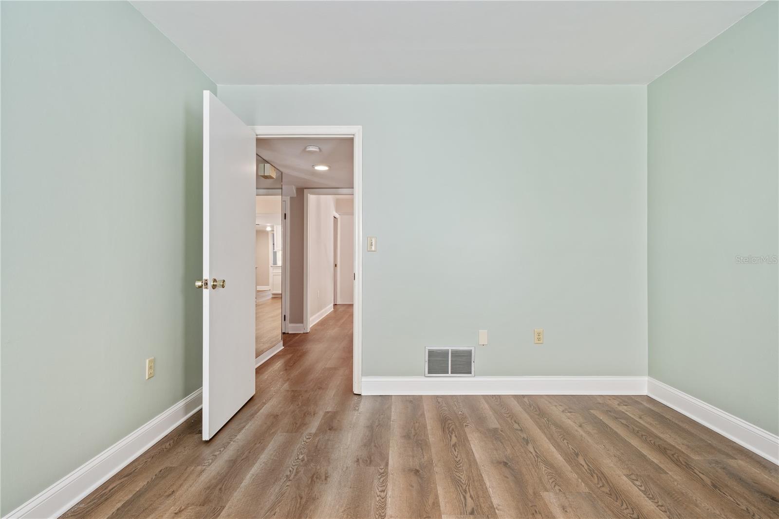 Image 23 of 55 For 2869 Weathersfield Court