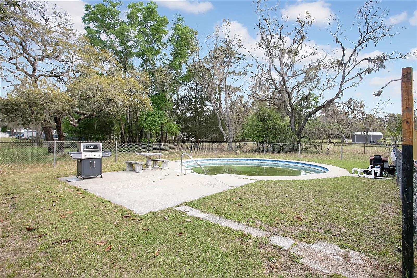 Listing photo id 27 for 3116 Buck  