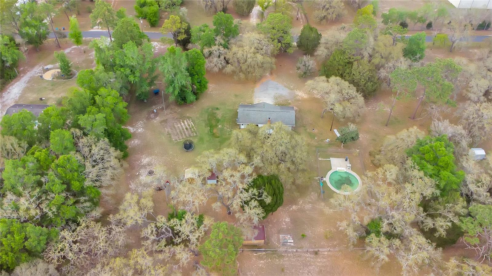 Listing photo id 31 for 3116 Buck  