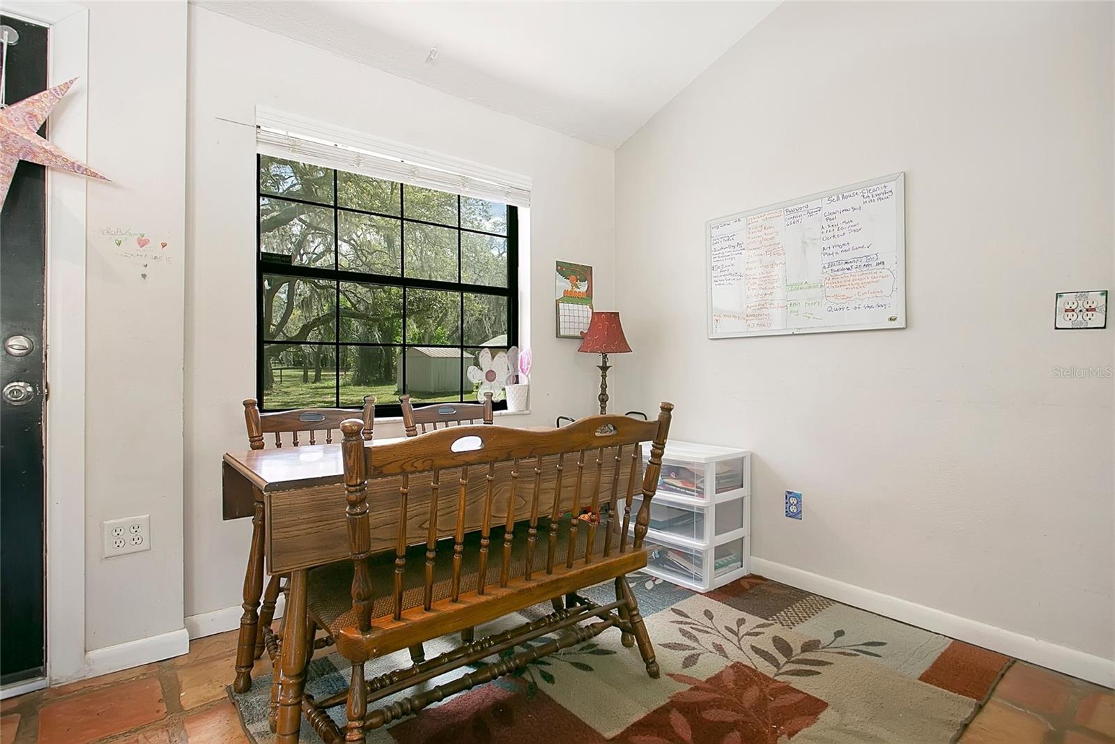 Listing photo id 6 for 3116 Buck  