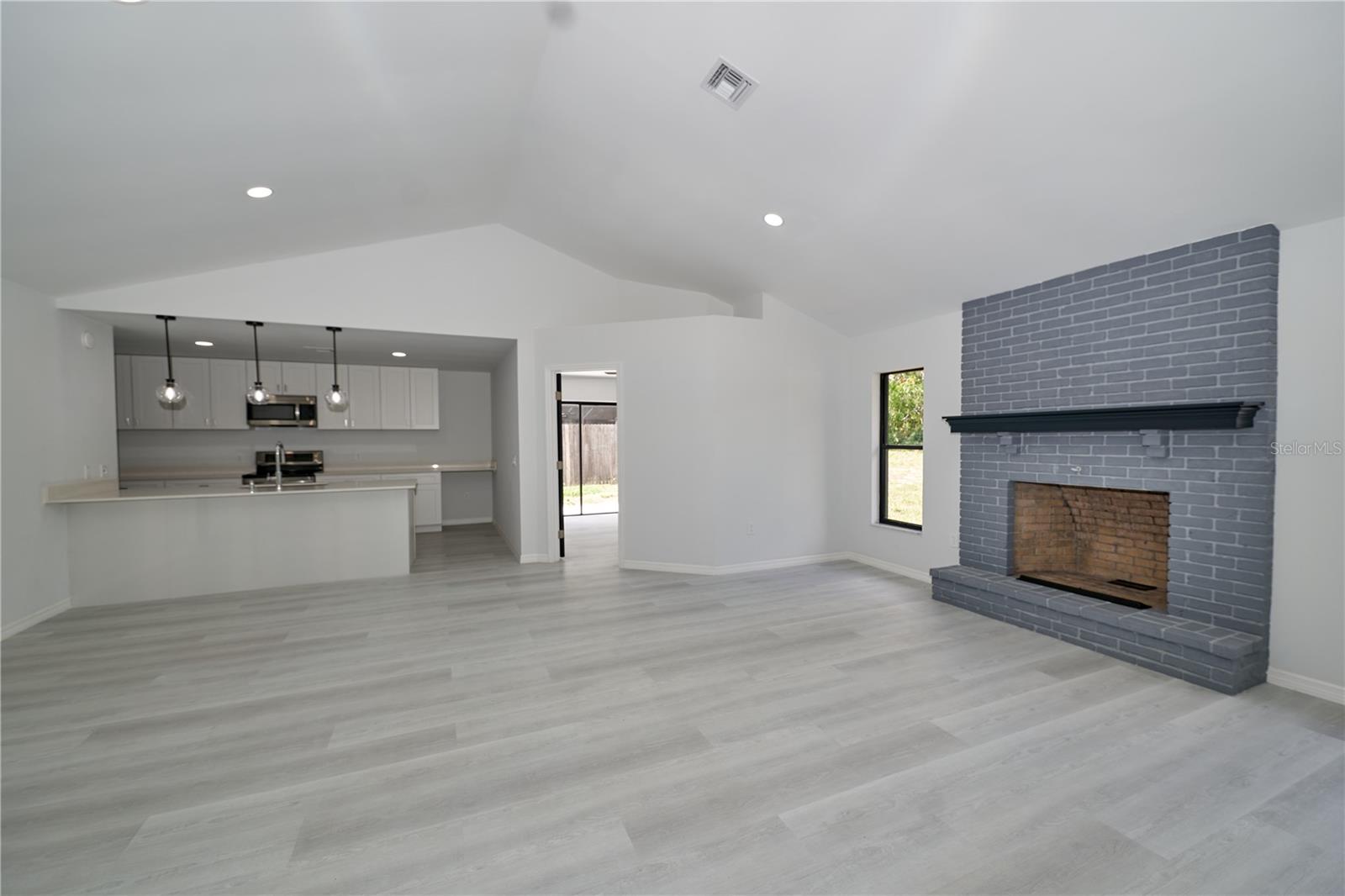 Image 21 of 69 For 119 Ridgecrest Drive