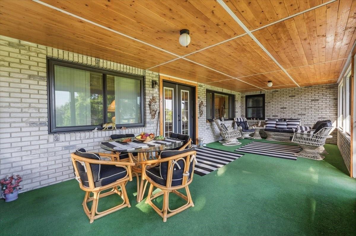 Image 12 of 61 For 236 W Lake Ina Drive