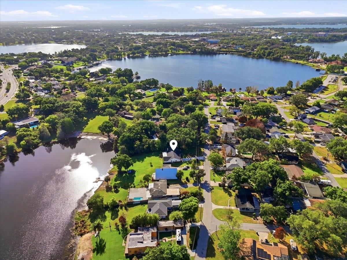 Image 20 of 61 For 236 W Lake Ina Drive