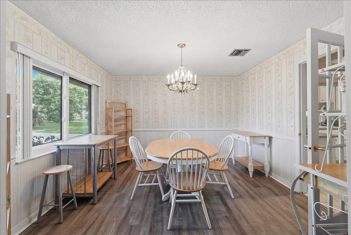 Image 28 of 61 For 236 W Lake Ina Drive