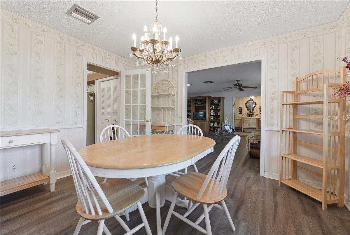 Image 29 of 61 For 236 W Lake Ina Drive