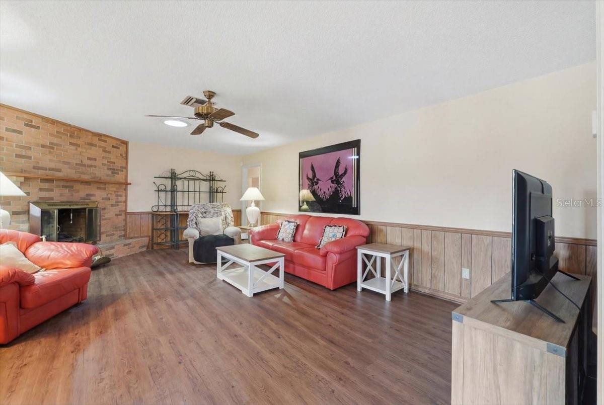 Image 36 of 61 For 236 W Lake Ina Drive